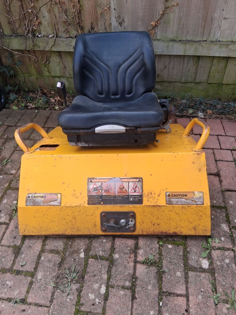 Thwaites 1 ton seat and engine cover 