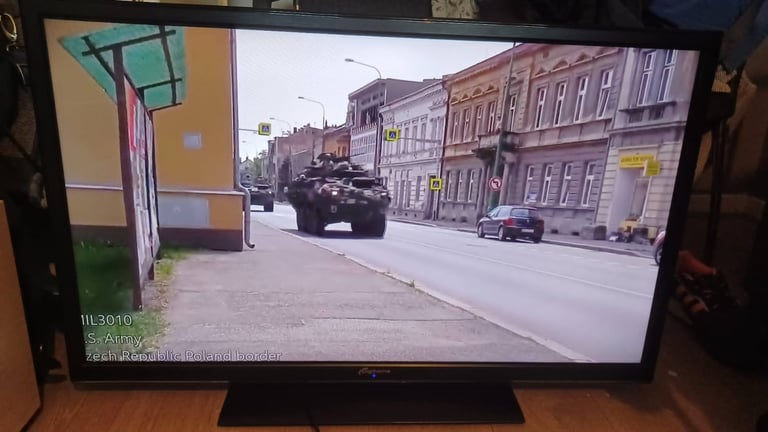 FREE DELIVERY excellent 40 LED full HDTV 1080p freeveiw channels inbuilt 