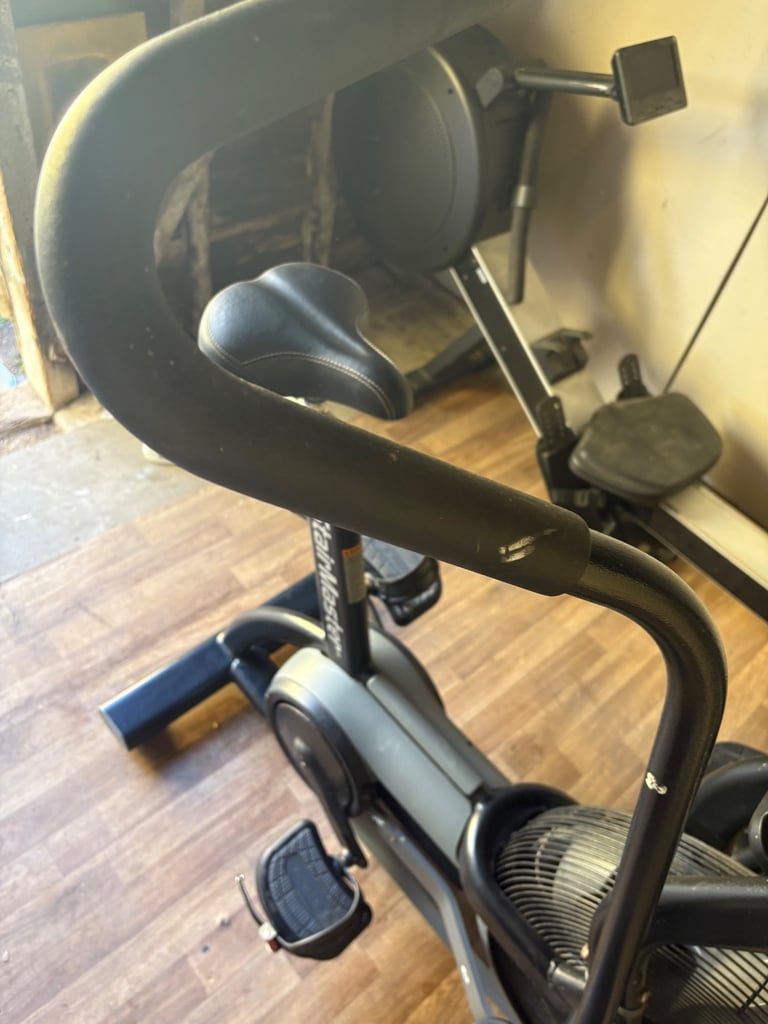 Cross Trainer Airuno Assault Bike Tornado Air Bike New All Black