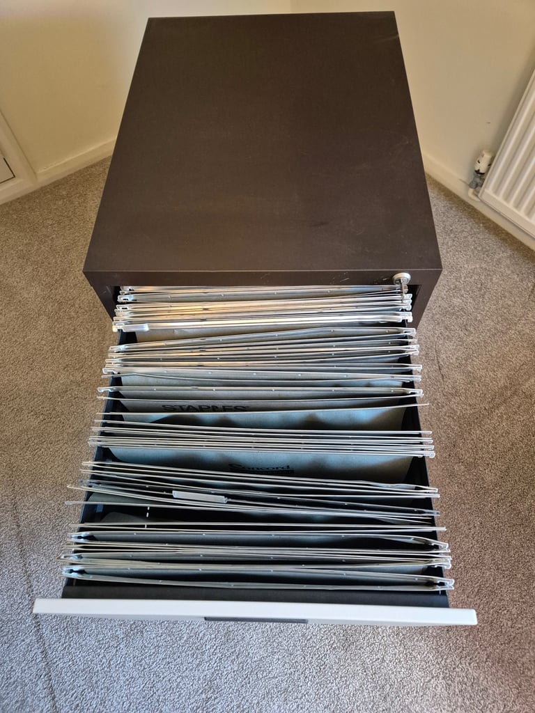 Filing cabinet 