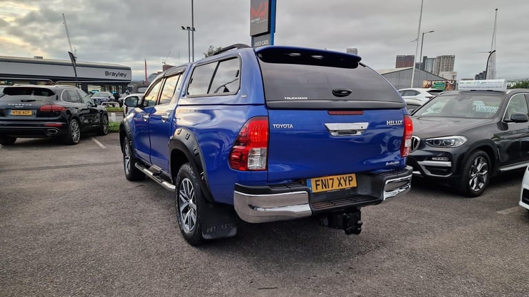 2017 Toyota Hilux 2.4 D-4D Invincible Auto 4WD Euro 6 4dr (TSS, 3.5t) PICK UP Diesel Automatic