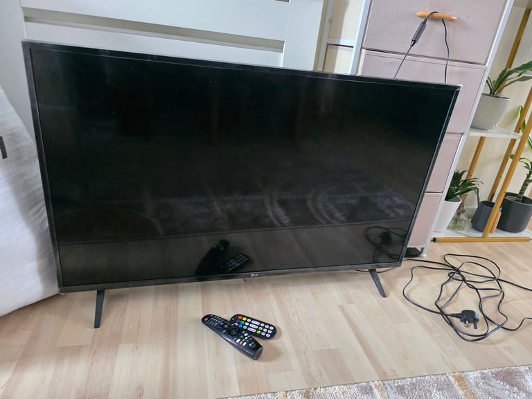 43-inch LG 4K UHD Smart TV (Very good condition)