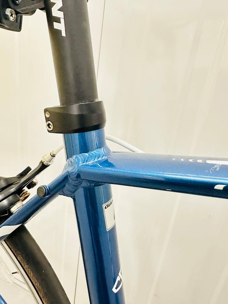 12   GIANT DEFY Size/M Super LW 20 Speed STI Gears Road Bike