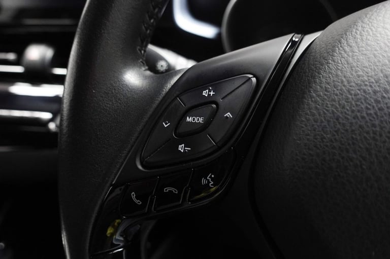 2021 Toyota C-HR 2.0 VVT-h GPF Design SUV 5dr Petrol Hybrid CVT Euro 6 (s/s) (184 ps) HATCHBACK P...