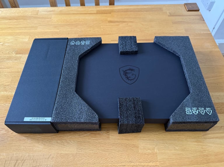 MSI GS66 Stealth Gaming Laptop RTX2060 bundle