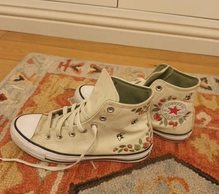 image for Converse All Stars, Berrys & Bees. Worn once! RRP £85. Grab a bargain! Size 6 UK
