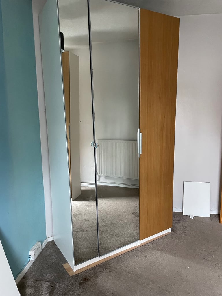 FREE DELIVERY 🥰🚚🥰 IKEA PAX BROWN TRIPLE MIRROR DOOR WARDROBE GOOD CONDITION 