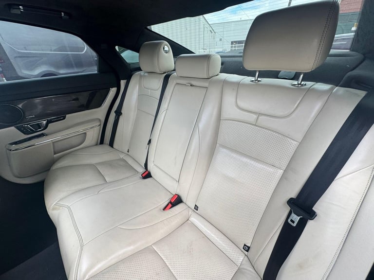 2014 Jaguar XJ 3.0d V6 Portfolio Auto Euro 5 (s/s) 4dr SALOON Diesel Automatic
