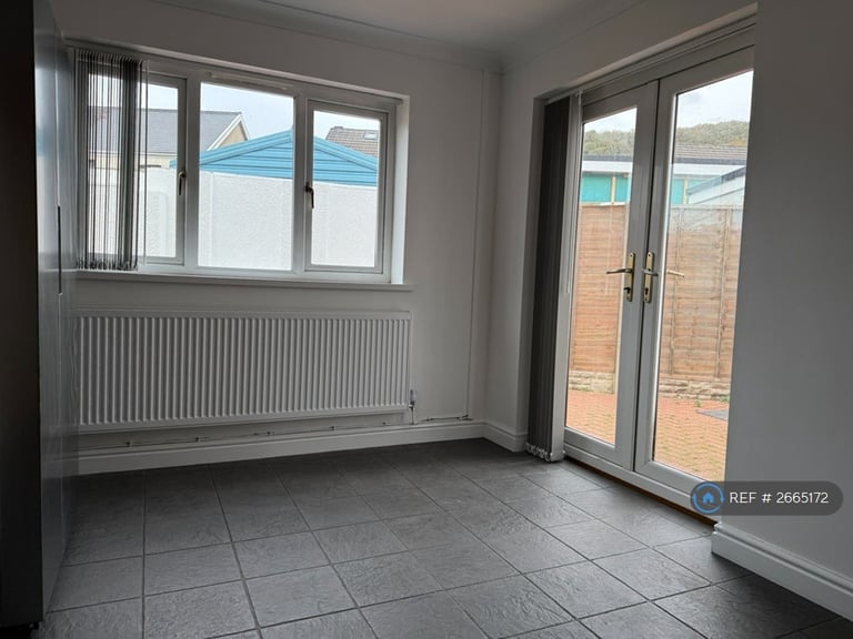 3 bedroom house in Grove Road, Pontardawe, Swansea, SA8 (3 bed) (#2665172)