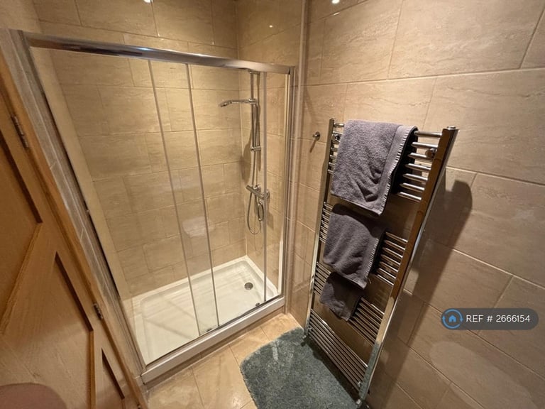 3 bedroom flat in College Green, Bristol, BS1 (3 bed) (#2666154)