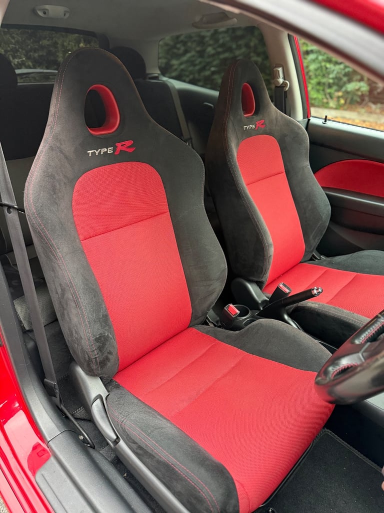 2005/05 Honda Civic Type R EP3 - Milano Red - MOT Oct 26