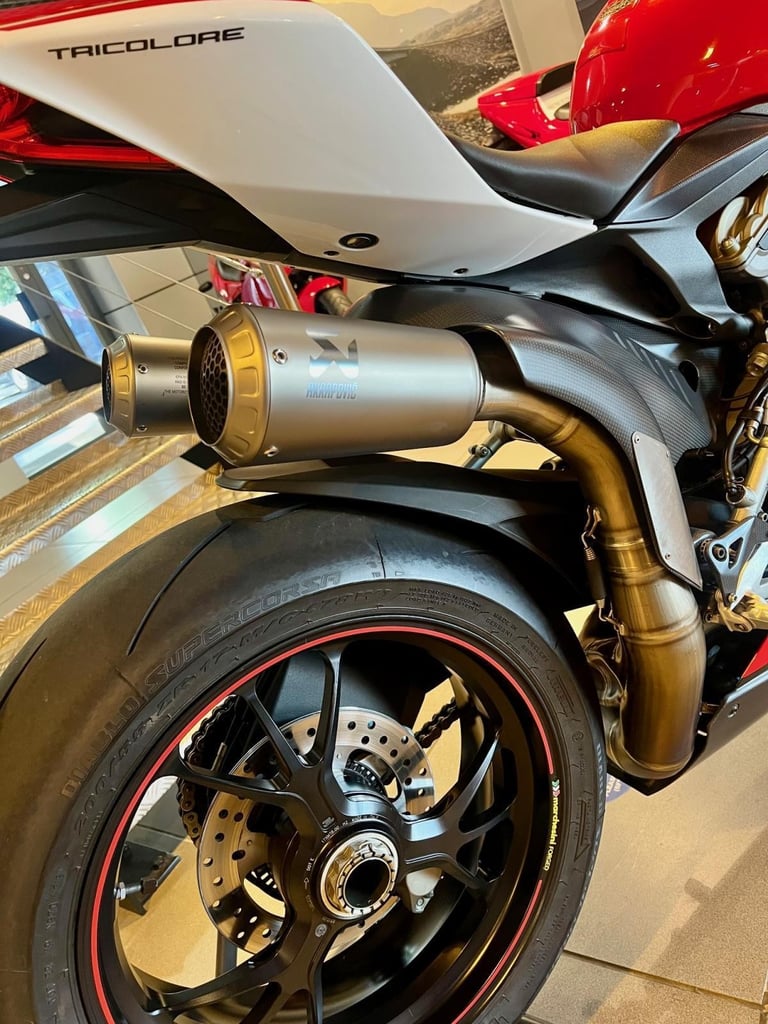 DUCATI PANIGALE 1199S TRICOLORE 2012 SPECIAL EDITION - 5K MILES - STUNNING