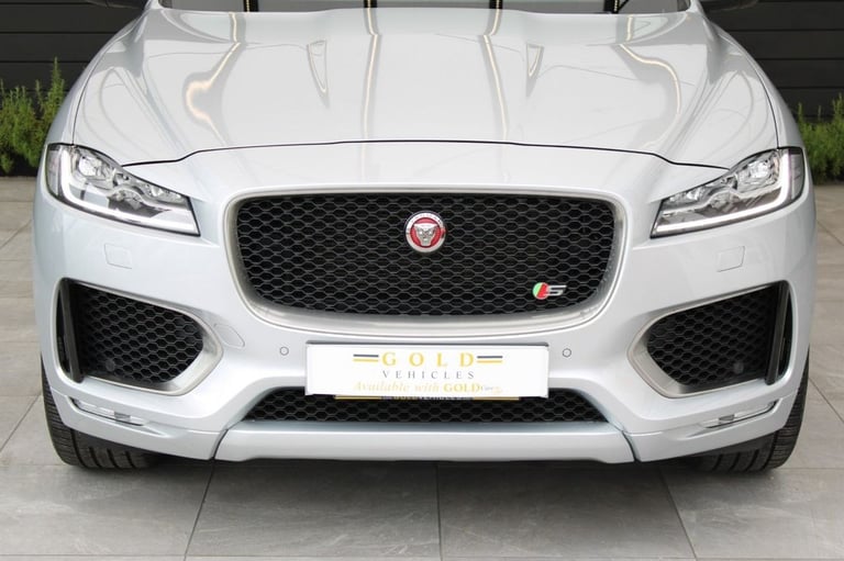 2016 Jaguar F-Pace 3.0 D300 V6 S SUV 5dr Diesel Auto AWD Euro 6 (s/s) (300 ps) ESTATE Diesel Auto...