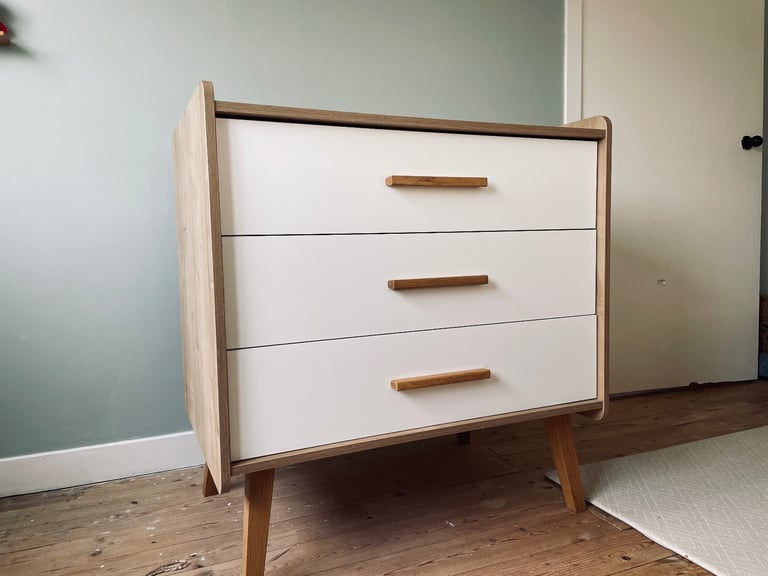 Silver Cross Westport Dresser - Used in great condition.