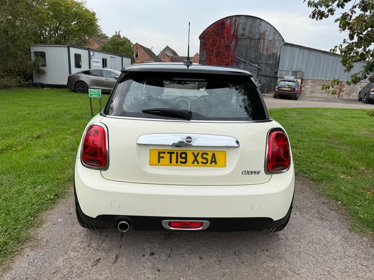 2019 MINI Hatch 1.5 Cooper Exclusive Euro 6 (s/s) 3dr HATCHBACK Petrol Manual