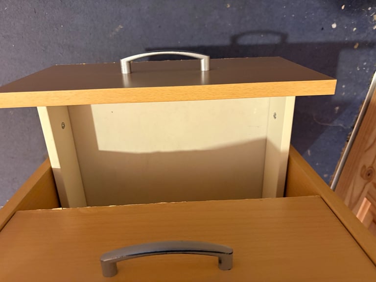 Bedside cabinet 