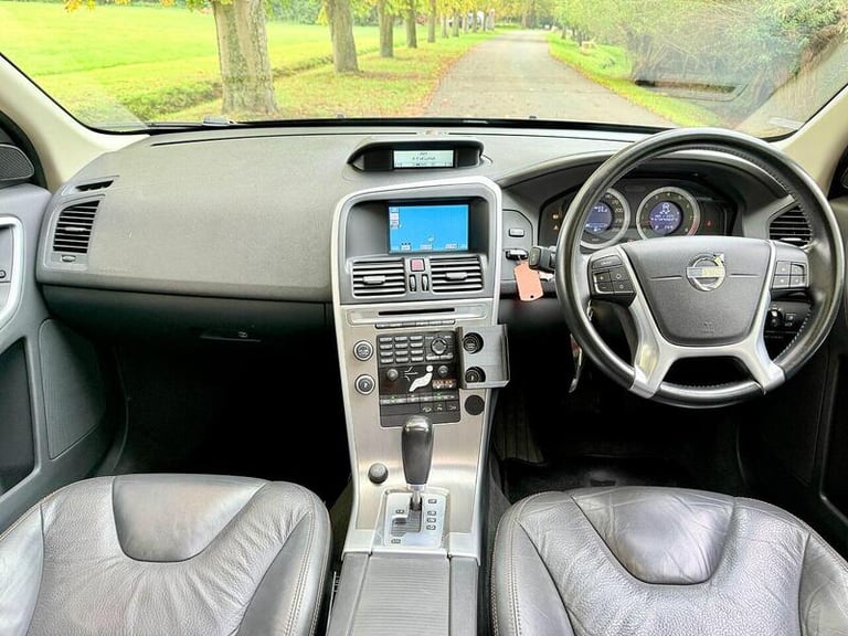  Volvo XC60 T6 Se Awd Estate 3.0 Automatic Petrol Estate Automatic Petrol Estate Petrol Automatic