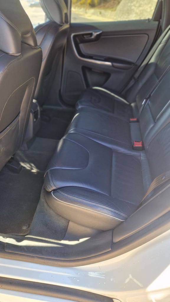 2015 Volvo XC60 R-DESIGN