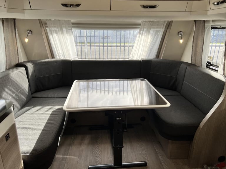 2023 HOBBY Prestige 560 wfu 4 Berth Fixed Bbed End Washroom New 2023