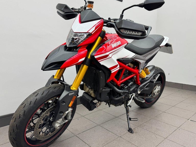 DUCATI HYPERMOTARD 939 SP RED 2016 16 REG, 10,111MILES USED MOTORCYCLE