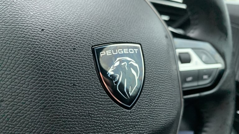 2024 Peugeot 2008 54kWh Active SUV 5dr Electric Auto (7kW Charger) (156 ps) SUV Electric Automatic