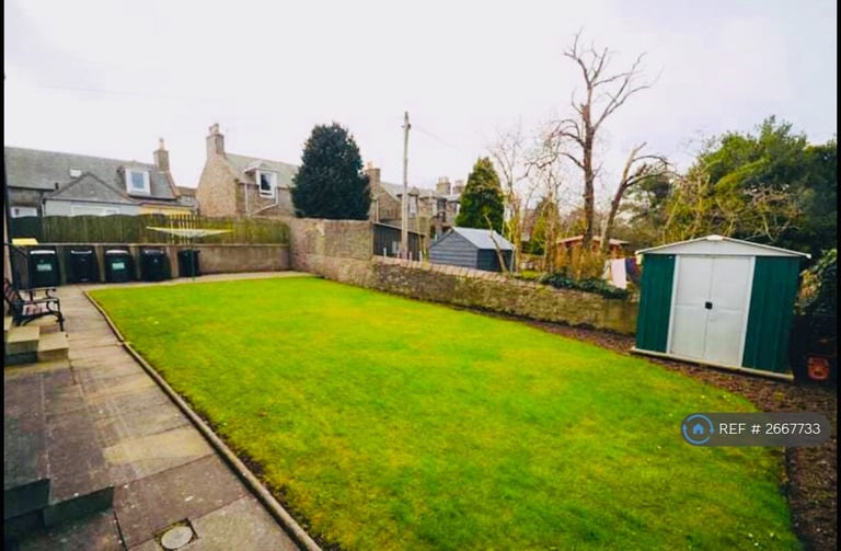 2 bedroom flat in Gladstone Place, Woodside, Aberdeen, AB24 (2 bed) (#2667733)