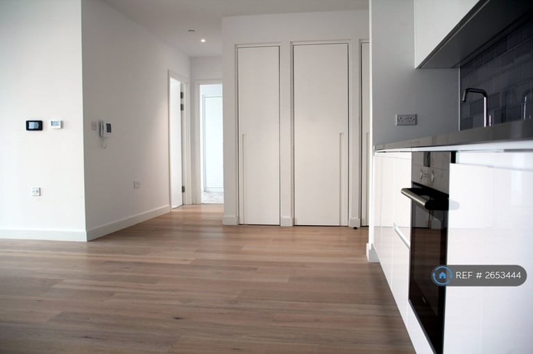 2 bedroom flat in Nautical Drive, London, E16 (2 bed) (#2653444)