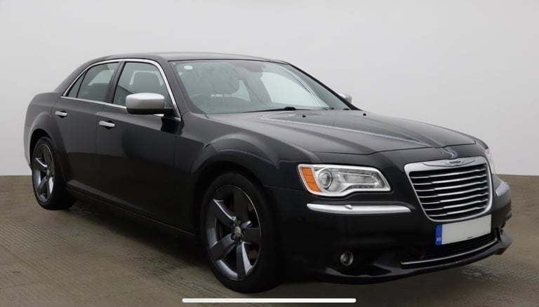 2012 Chrysler 300C 3.0 V6 CRD Executive 4dr Auto SALOON Diesel Automatic