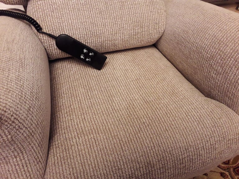 Electric Chair, Like New.