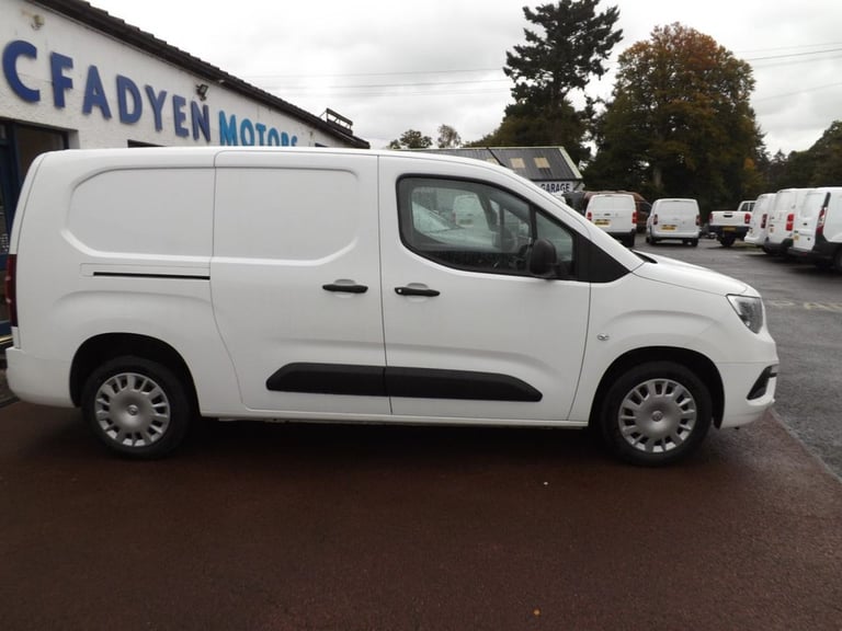 2020 Vauxhall Combo 1.5 Turbo D 2300 Sportive Panel Van 4dr Diesel Manual L2 H1 Euro 6 (s/s) (1 P...