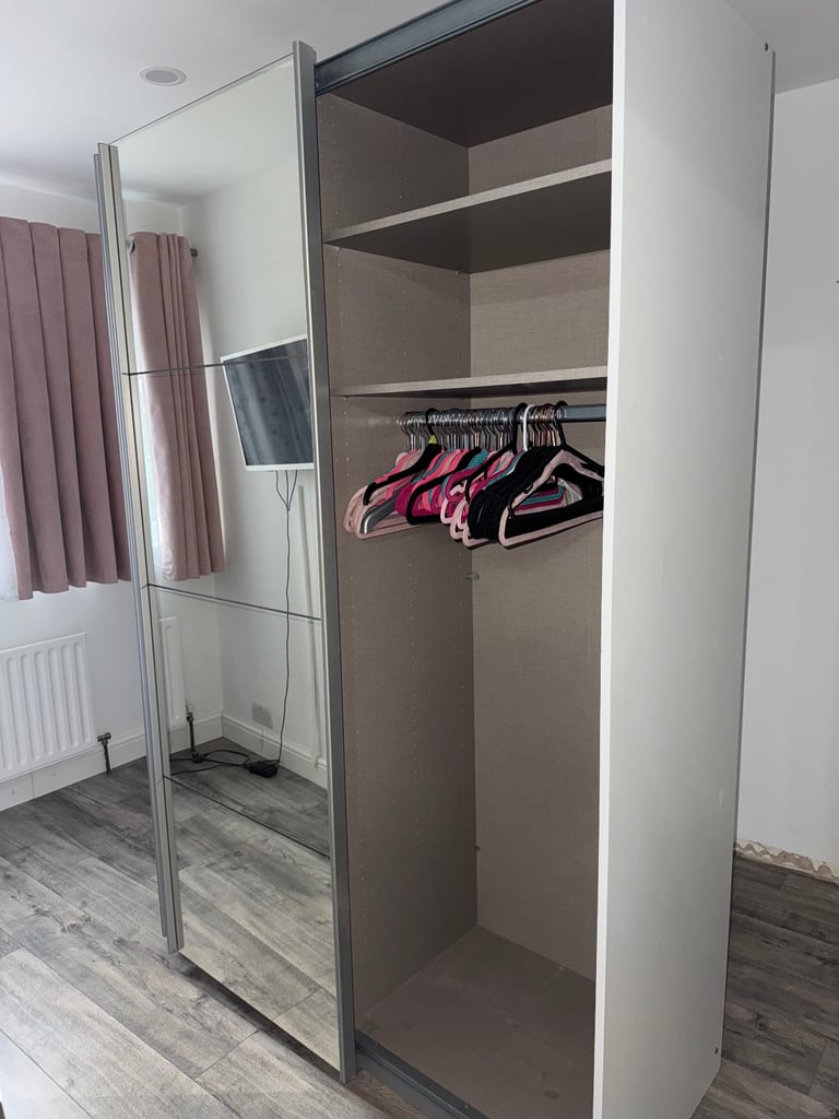 Double wardrobe 