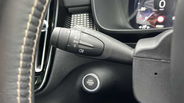 2020 Volvo XC40 2.0 D3 R DESIGN 5dr Geartronic SUV Diesel Automatic