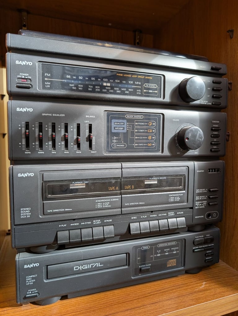 Sanyo Stereo Hi-Fi, Speakers and Cabinet