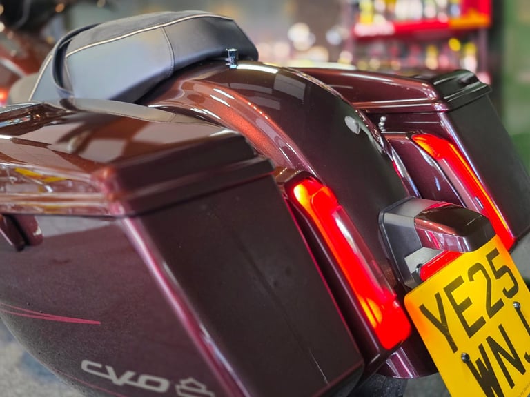 2025 HARLEY-DAVIDSON STREET GLIDE CVO FLHXSE 1982cc 121 650 MILE'S BAGGER