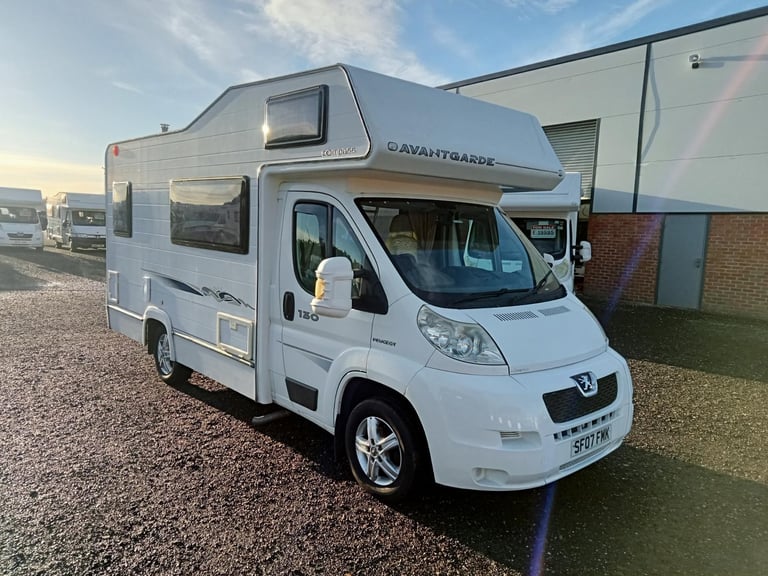 COMPASS AVANT-GARDE 130 4 BERTH 