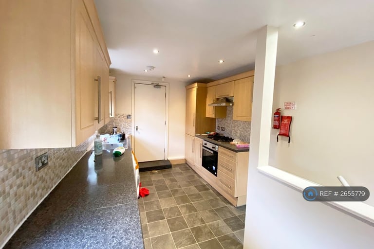 6 bedroom flat in Ashleigh Grove, West Jesmond, Newcastle Upon Tyne, NE2 (6 bed) (#2655779)