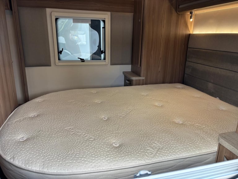 2017 Swift Challenger Hi-Style 560 Rear Island Fixed Bed 12 Months Warranty