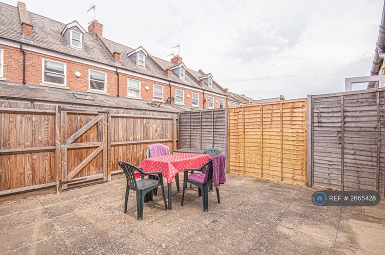 6 bedroom house in Gordon Street, Leamington Spa, CV31 (6 bed) (#2665428)