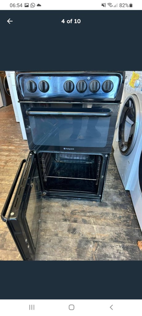 Hotpoint black electric cooker ceramic top free battery could connect it 