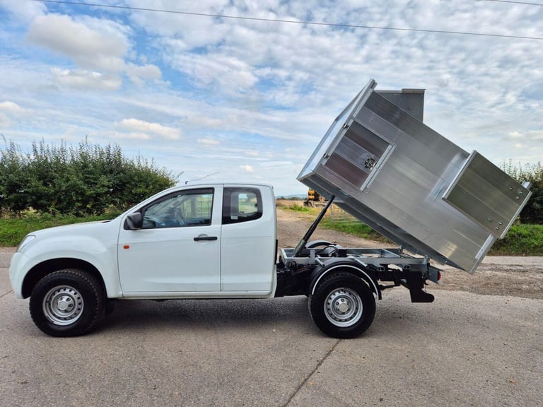 2017 Isuzu D-Max 2.5 TD Extended cab 4x4 Arborist tipper 3,5t towing WE HAVE A CHOICE OF 4X4 PICK...