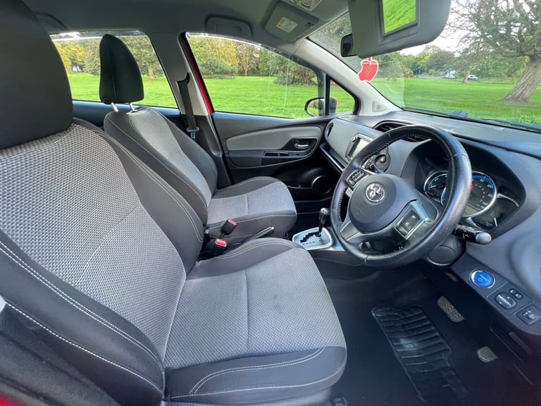 2015 Toyota Yaris 1.5 Hybrid Icon 5dr CVT HATCHBACK Petrol/Electric Hybrid Automatic
