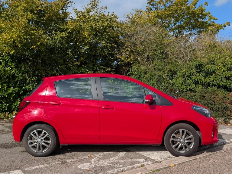 2015 Toyota Yaris 1.3 Icon Vvt-i 5 Door Petrol Hatchback 1 Owner FMDSH Hatchback Petrol Manual