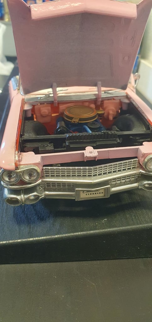 Maisto 1/18 Scale Diecast Model Car - 36813 1959 Cadillac Eldorado Biarritz Pink