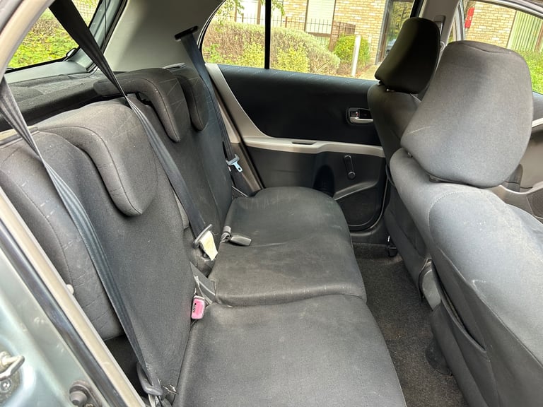 Toyota YARIS 1.3 automatic,low miles 50k,drives superb,excellent condition,service history,2 keys 