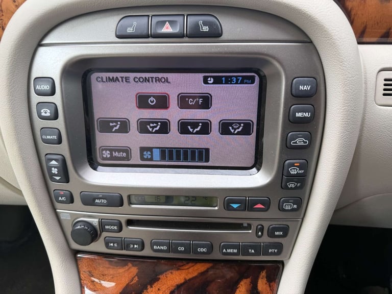 2010 Jaguar X-Type 2.2 X-Type Sovereign  Auto 4dr Saloon Diesel Automatic