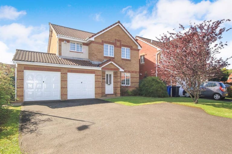 4 bed Detached property for sale 