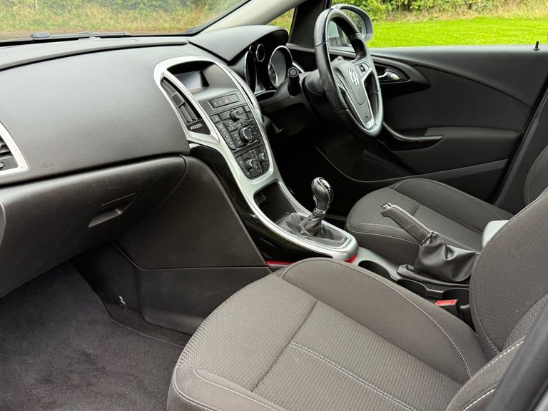 2015/65 VAUXHALL ASTRA 1.4 16V SRI 5DR SILVER GREY 113K MILES CRUISE &amp; ALLOYS