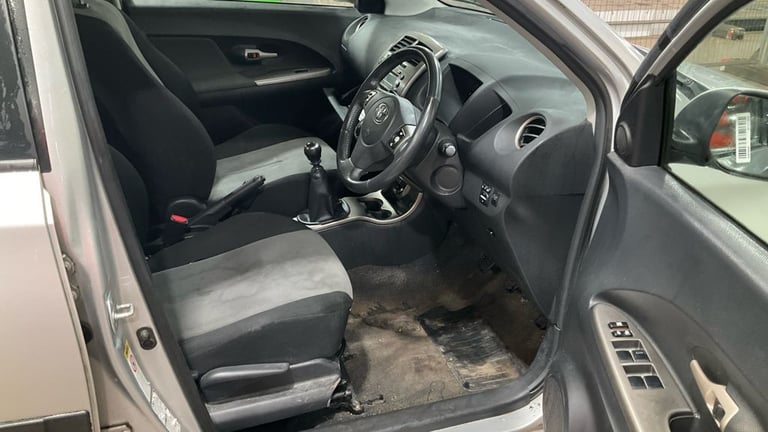 4X4 AWD Toyota, URBANCRUISER, Hatchback, 2011, Manual, 1364 (cc), 5 doors  NOV 2026 MOT