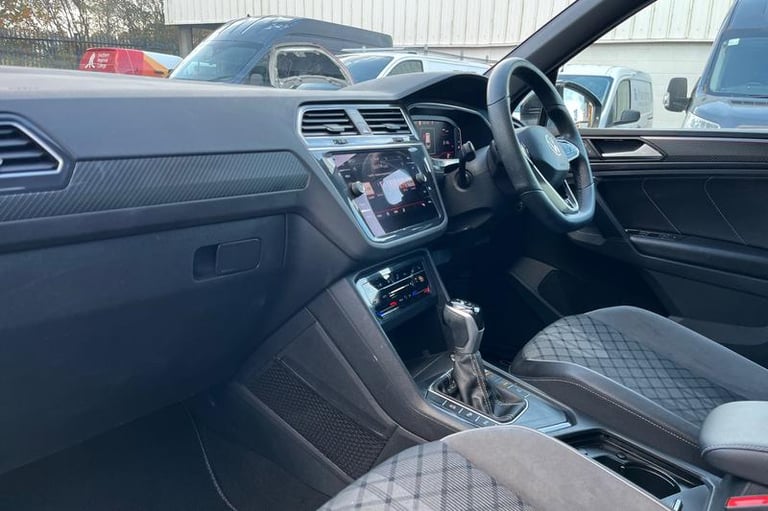 2022 Volkswagen Tiguan 2.0 TDI R-Line 5dr DSG ESTATE DIESEL Semi Automatic