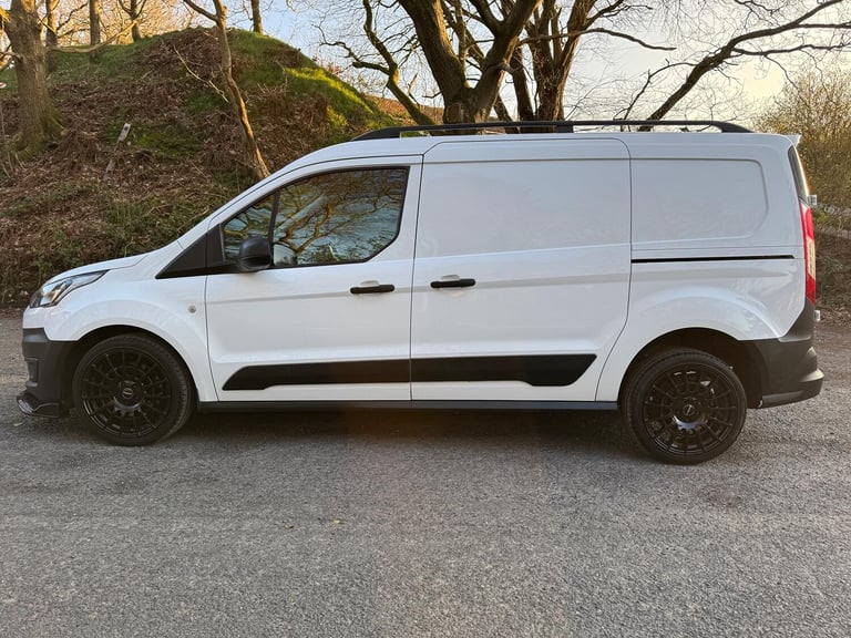 Ford Transit Connect 5 Seat Crewvan, Kombi .A/C, MSRT alloys, EU6
